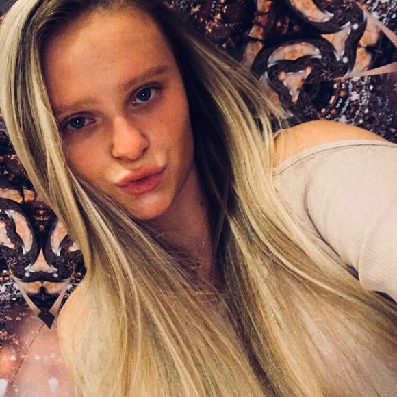 Meet your Posher, Taylor - Picture 1 of 1